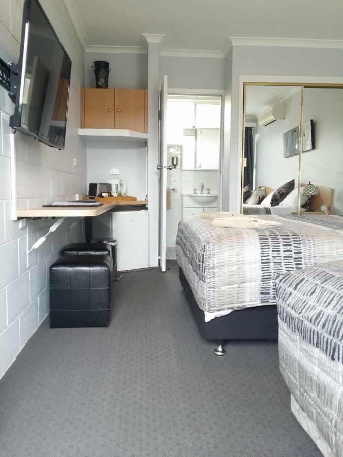 White Manor Motel Cooma Exterior foto